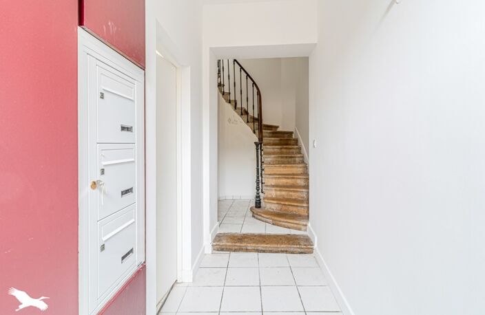 Vente immeuble   Bordeaux (33800) — photo 2
