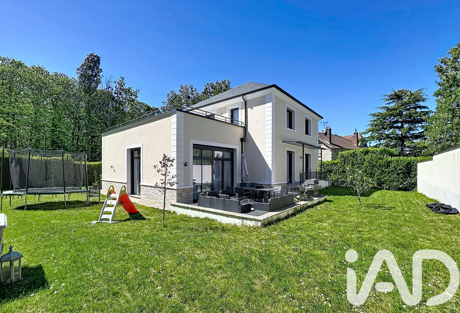 Vente Maison/villa 8 pièces — photo 1