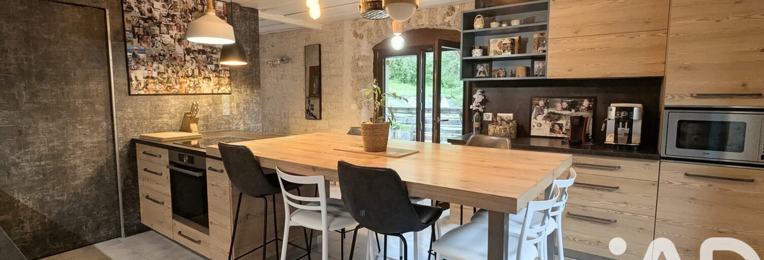 Maison 7 Pièces 199 m² à vendre à Mouthier-Haute-Pierre (25920)