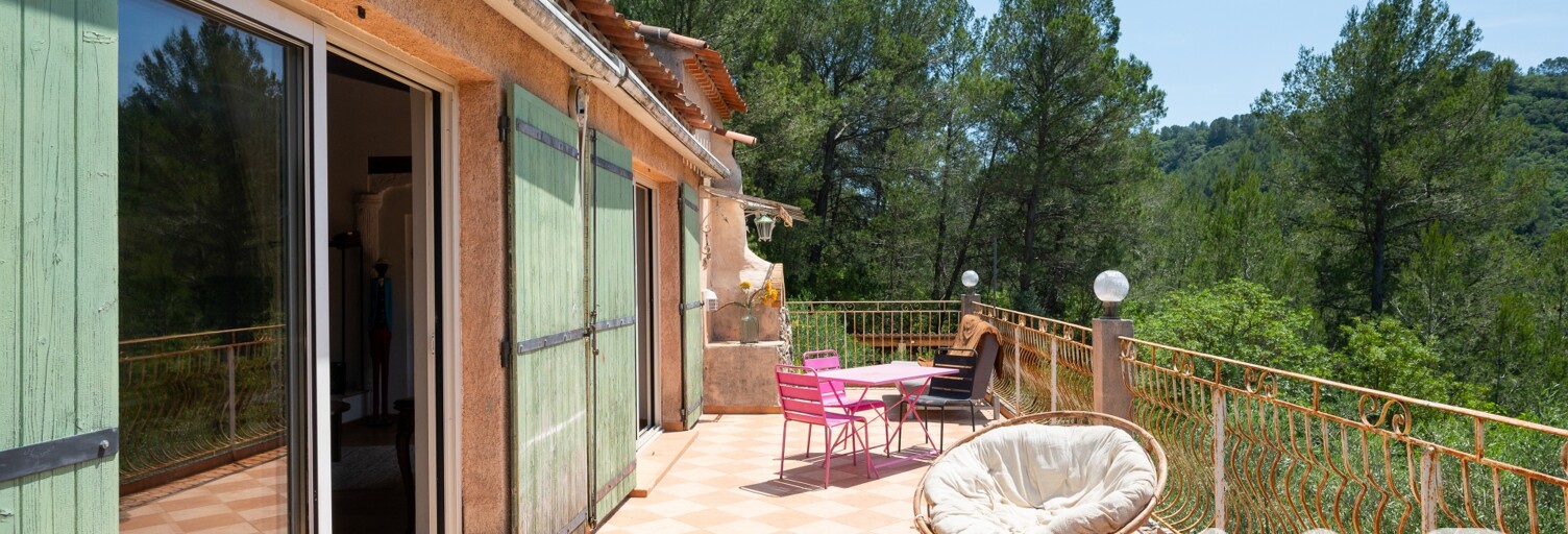 Maison 9 Pièces 265 m² à vendre à Belgentier (83210)