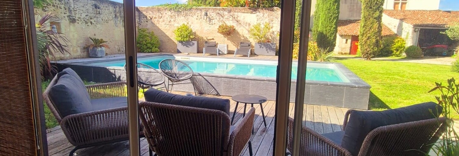 Maison 7 Pièces 220 m² à vendre à Saint-Genest-d'Ambière (86140)