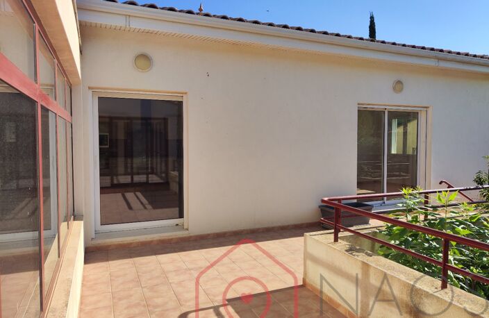 Belle contemporaine — photo 3