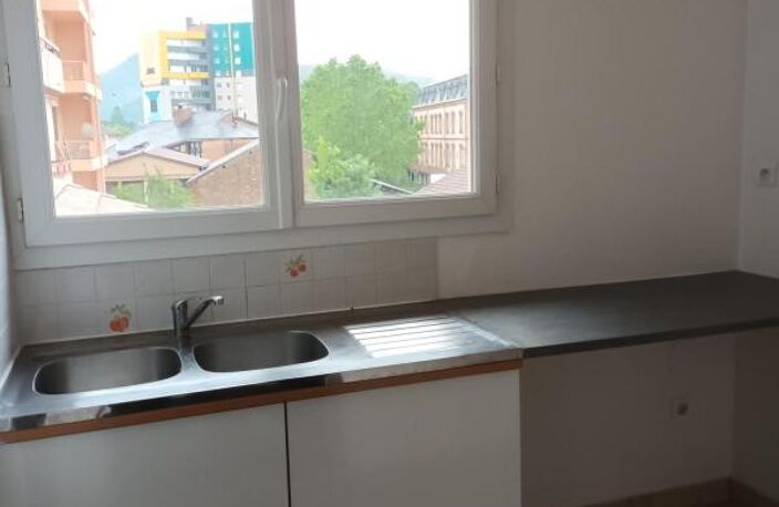 LOCATION T3 DECAZEVILLE SANS FRAIS D'AGENCE — photo 2