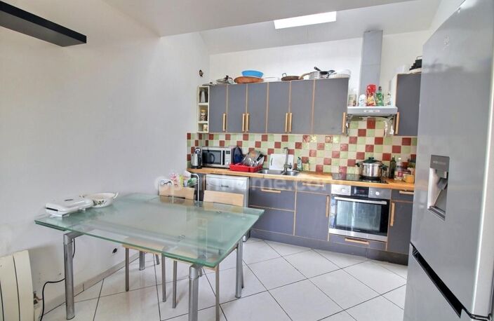 Appartement 3 pièces de 65 m2 en duplex + studio de 20 m2 avec parkings à vendre à CARRIERES SOUS POISSY (78) — photo 2
