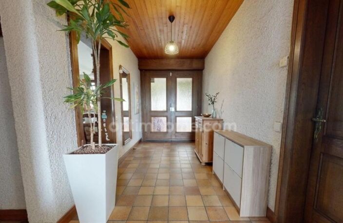 BERTRANGE - MAISON DE 155 M² AVEC 4 CHAMBRES, GARAGE ET JARDIN ! FORT POTENTIEL ! — photo 2