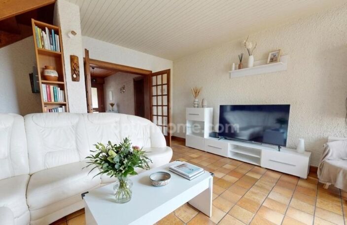 BERTRANGE - MAISON DE 155 M² AVEC 4 CHAMBRES, GARAGE ET JARDIN ! FORT POTENTIEL ! — photo 3