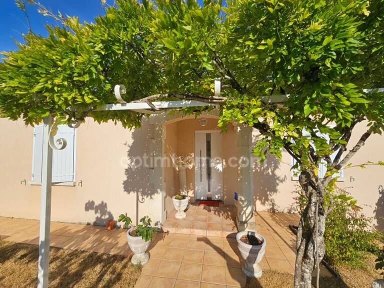 Maison à vendre 4 chambres 133 m² CHAMPNIERS (16) — photo 1