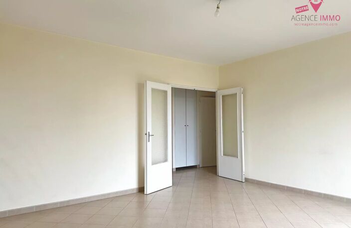 T2 Place générale André/Paul Santy — photo 2