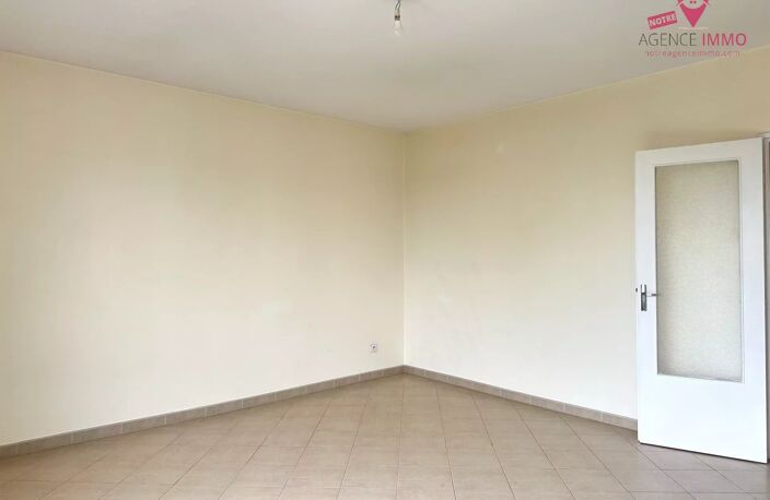 T2 Place générale André/Paul Santy — photo 3