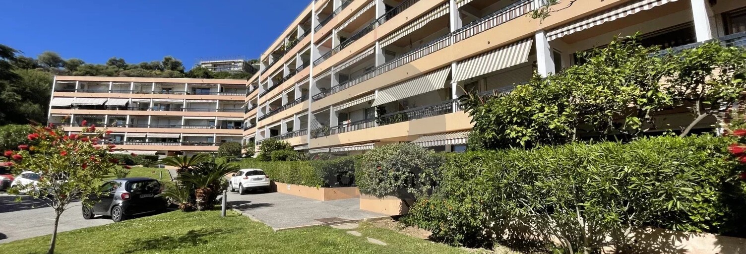 Appartement 1 Pièce 33 m² à louer à Roquebrune-Cap-Martin (06190)