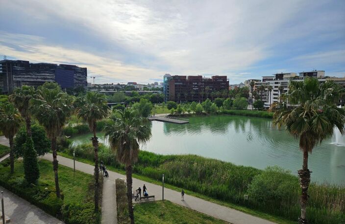 GRAND T3 EXCEPTIONNEL EN 1°LIGNE BASSIN JACQUES COEUR A PORT MARIANNE — photo 2