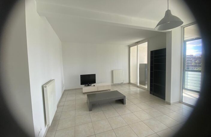 GRAND T3 EXCEPTIONNEL EN 1°LIGNE BASSIN JACQUES COEUR A PORT MARIANNE — photo 4