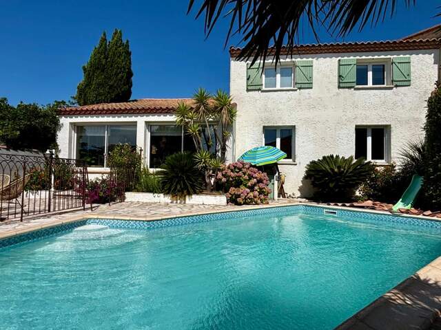 Belle maison T5 À Vendre, piscine, garage — photo du bien