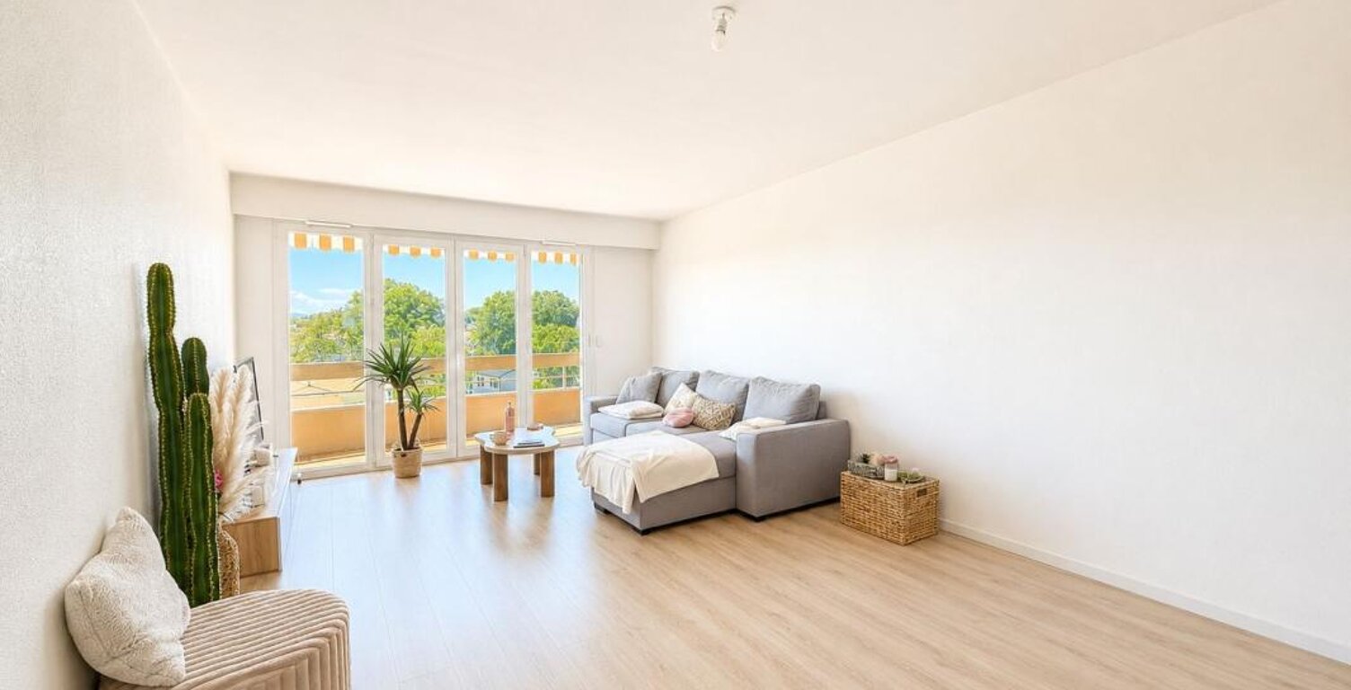 Appartement T3 lumineux de 73 m² – Dernier étage avec terrasse et ascenseur – Quartier Saint-Pierre à Dax — photo 1