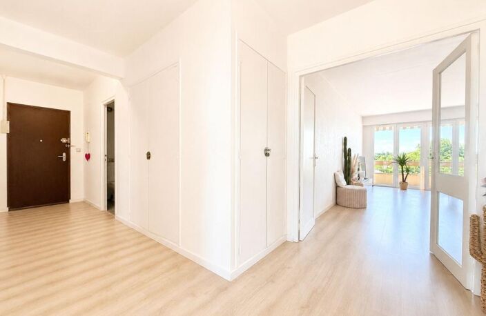 Appartement T3 lumineux de 73 m² – Dernier étage avec terrasse et ascenseur – Quartier Saint-Pierre à Dax — photo 3