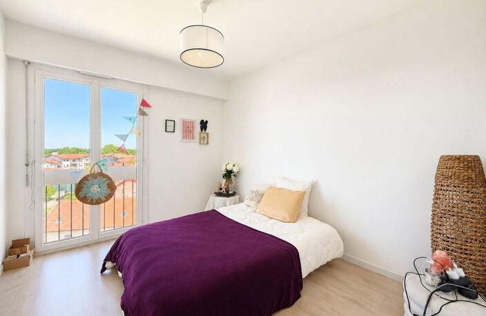 Appartement T3 lumineux de 73 m² – Dernier étage avec terrasse et ascenseur – Quartier Saint-Pierre à Dax — photo 4