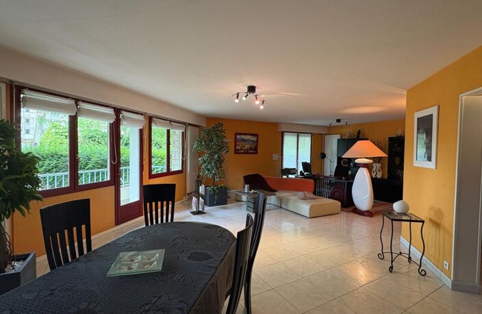 Appartement À Vendre — photo 2