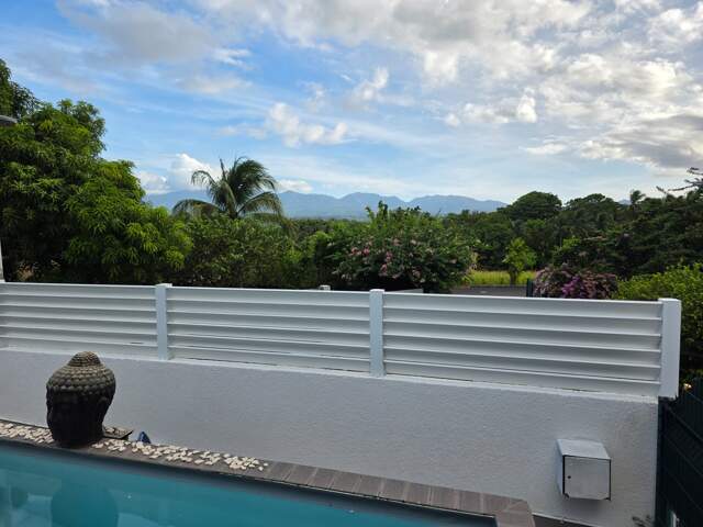 VUE MONTAGNE Superbe villa avec piscine et garage 2 voitures — photo du bien