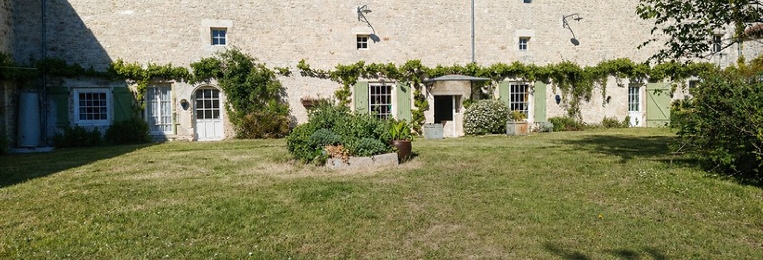Maison 10 Pièces 390 m² à vendre à La Mothe-Saint-Héray (79800)