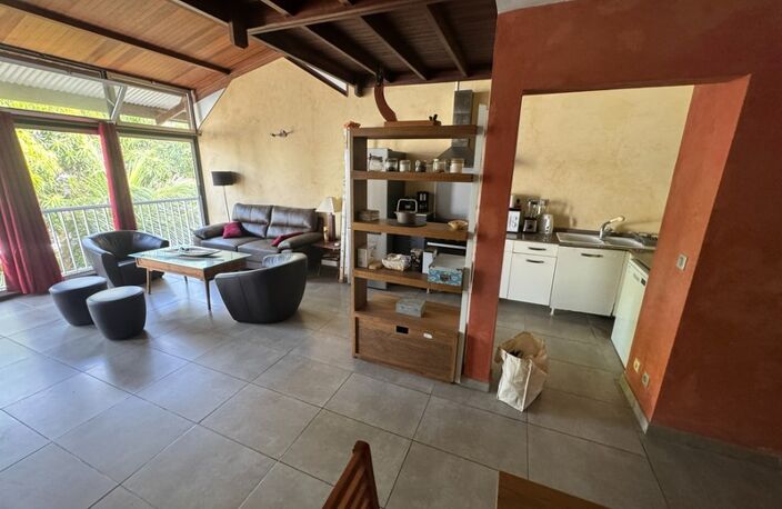 À vendre  Superbe appartement T2 bis duplex de 100 m² à Cayenne — photo 2