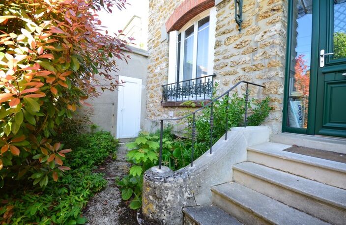 CHATEAU THIERRY (02)  à vendre Belle maison en meulière de 7 pièces — photo 2