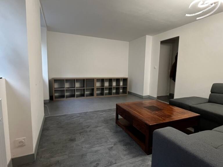 Coup de cœur centre Modane  T3 rénové, balcon, grenier, cour privée — photo 1