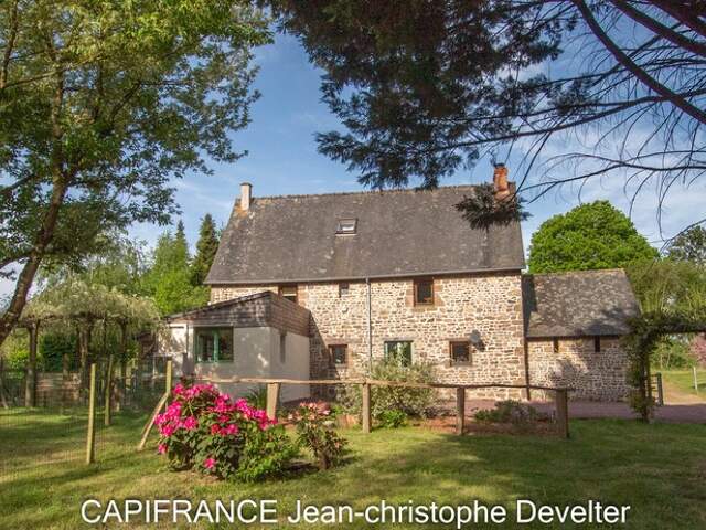 Maison à vendre 6 pièces DESERTINES (53) maison 4 chambres sur terrain de 2 500 m2 — photo du bien