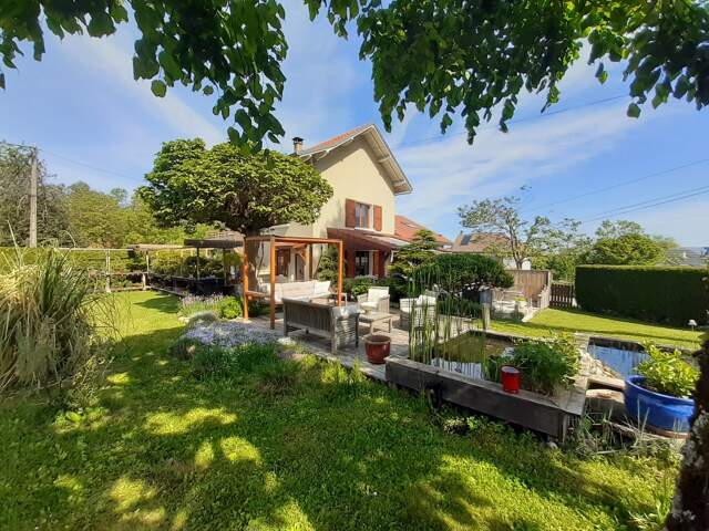 Maison en pierre avec vue panoramique — photo du bien