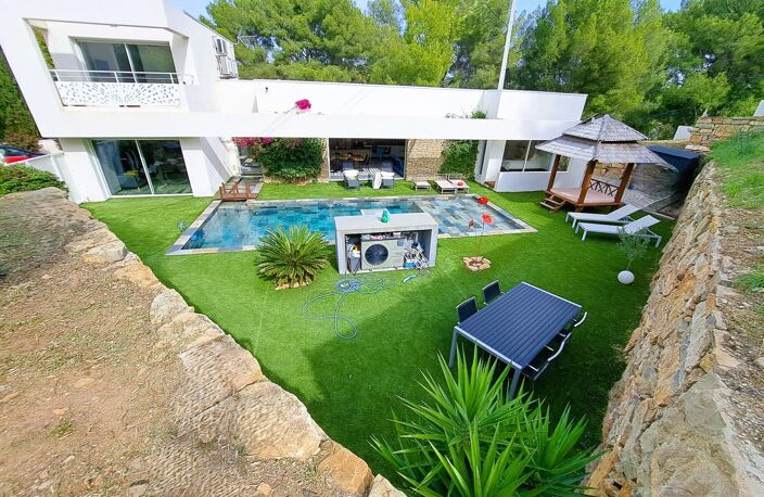 LA CIOTAT- Bord de mer, Merveilleuse Villa d'Architecte( construite en 2021) 285 m² de surface au sol/1000m²avec piscine — photo 2