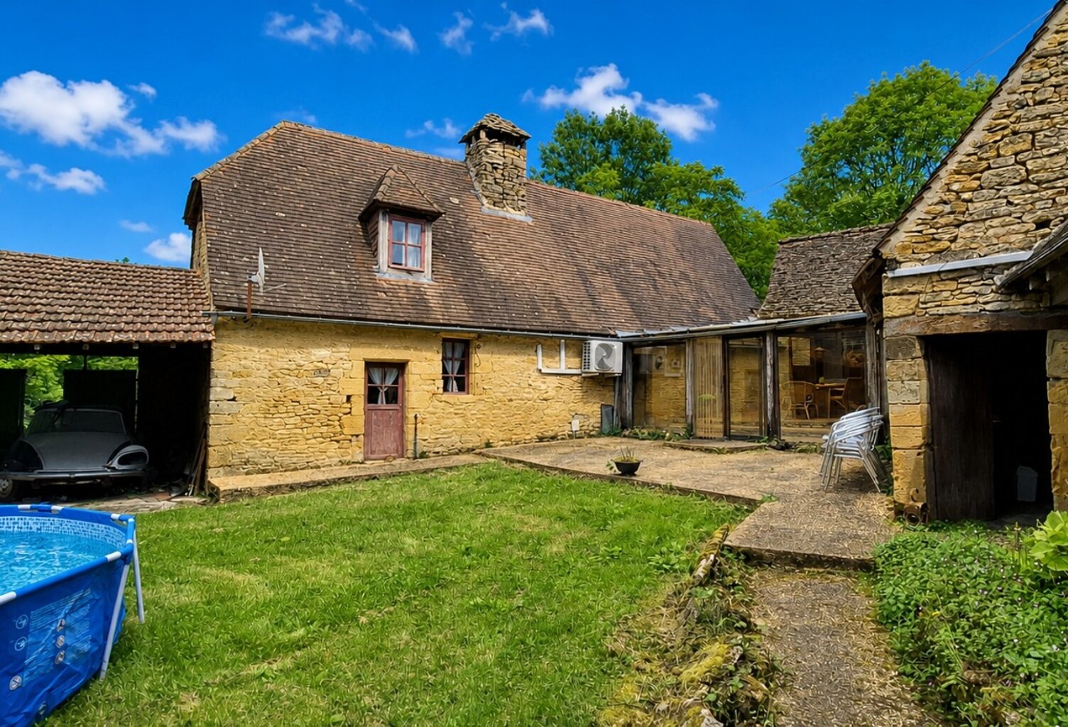 LA CHAPELLE AUBAREIL (24), Maison de 8 pièces, 200 m2 habitable — photo 1