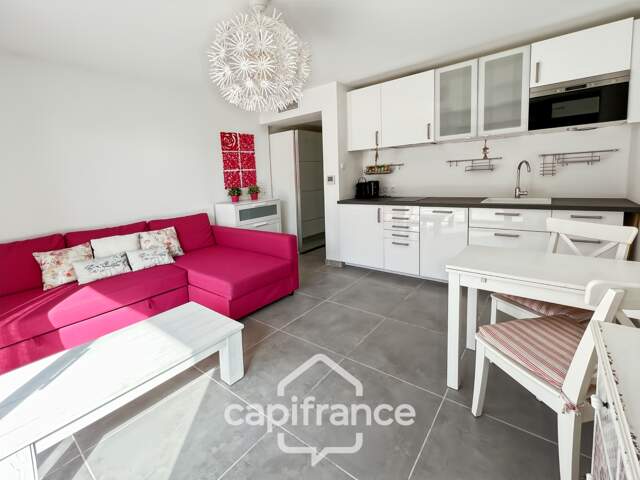 Appartement à vendre 1 pièces BORMES LES MIMOSAS (83), résidence standing, Terrasse sud + PARKING COUVERT + CAVE — photo du bien