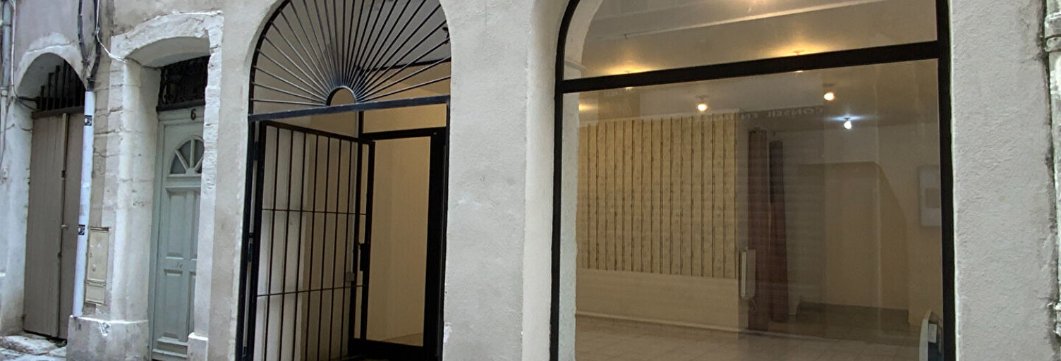 Commerce  28 m² à louer à Crest (26400)