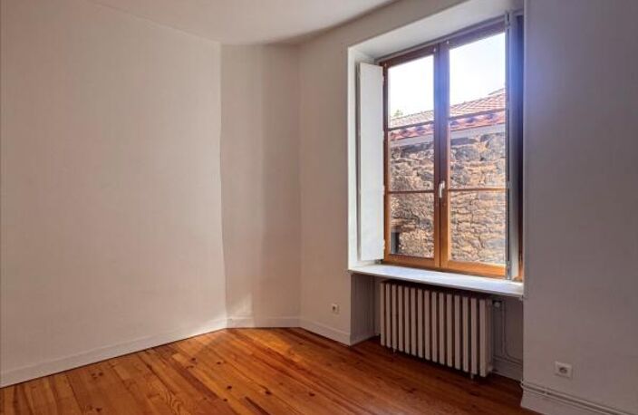 F4 Rue Croizier RIOM — photo 3