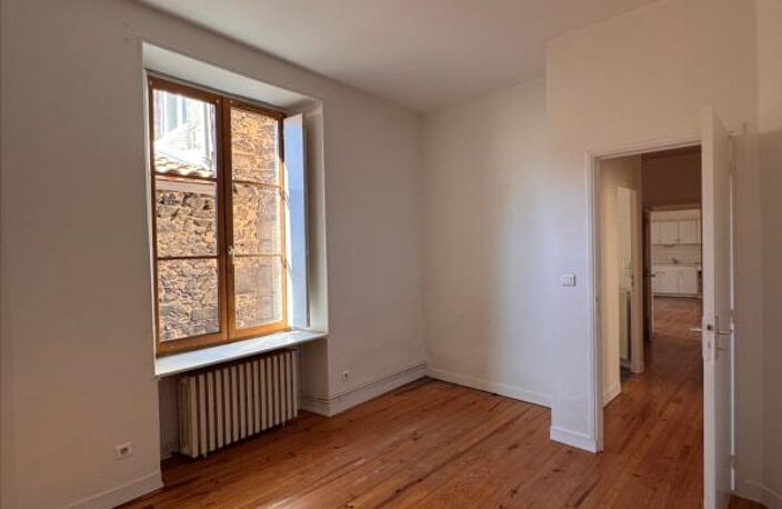 F4 Rue Croizier RIOM — photo 4