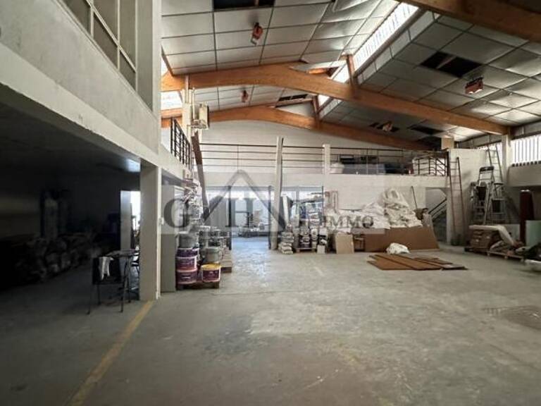 815 m² entrepot bureaux à vendre à fontenay sous bois — photo 1