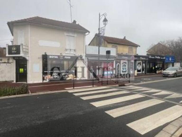 SPECIAL INVEST 4 boutiques pour 541 m² à vendre à CHELLES — photo 1