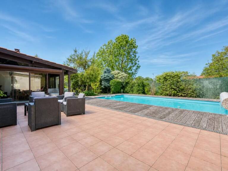 Maison spacieuse à Yves avec piscine — photo 1