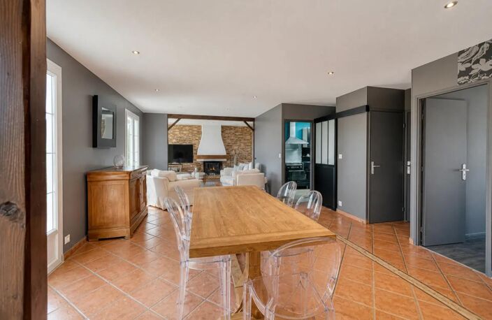 Maison spacieuse à Yves avec piscine — photo 3