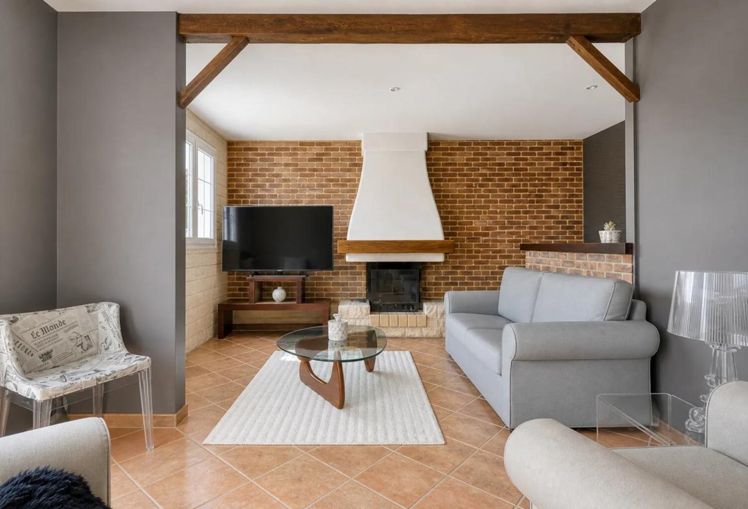 Maison spacieuse à Yves avec piscine — photo 1