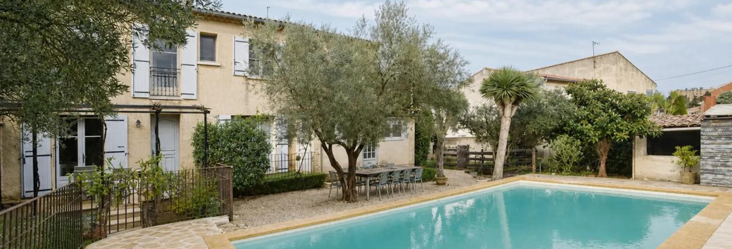 Maison 9 Pièces 244 m² à vendre à Montfaucon (30150)