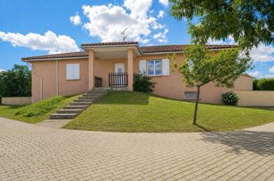 Appartement 15 pièces 240000 €