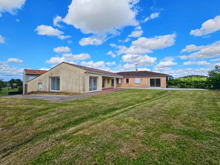 Urgent!! maison de 15 pièces, 344 m²,  partie louée à Peyrière — photo 1