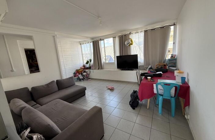 Saint-Denis centre : appartement de 53m2 à acheter — photo 2