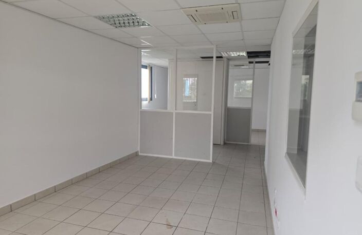 TAMPON CENTRE-VILLE - BUREAUX ACCESSIBIT — photo 2