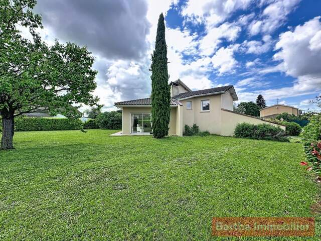 Villa d'architecte À Vendre — photo du bien