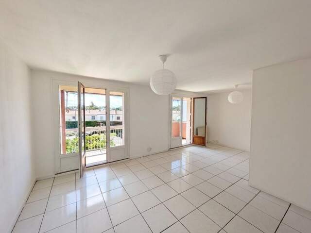 Appartement T3/T4 renové au 2ème étage — photo du bien