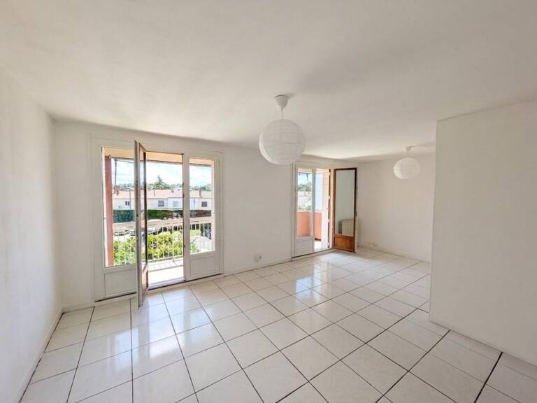 Appartement T3/T4 renové au 2ème étage — photo 1