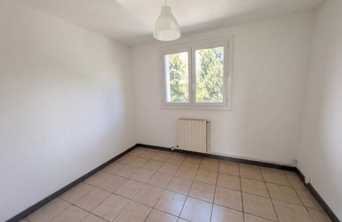 Appartement T3/T4 renové au 2ème étage — photo 5