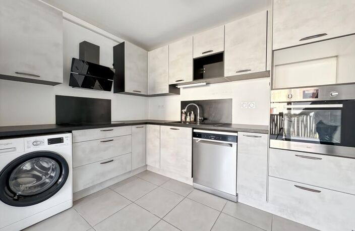 Appartement À Vendre T4 74M² TERRASSE DOUBLE GARAGE — photo 4
