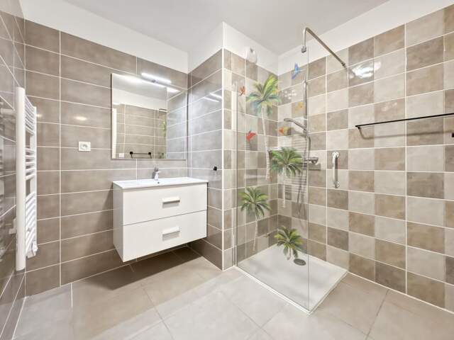 Appartement À Vendre T4 74M² TERRASSE DOUBLE GARAGE — photo du bien